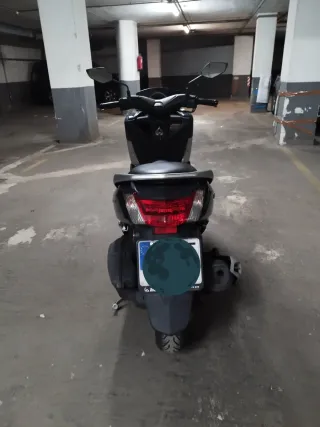 Yamaha NMAX 125 Scooter. 9500km. PRECIO NEGOCIABLE