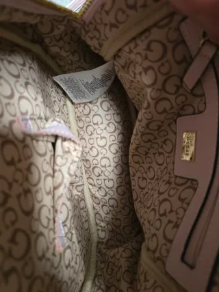 Mochila Guess Rosa y Dorada. Preciosa. Nueva