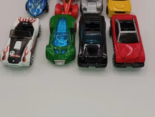 12 Hot Wheels=20€ 1 Hot Wheels=2,50€