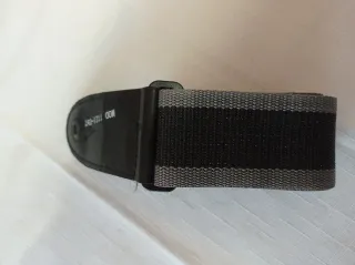Correa de guitarra negra y gris