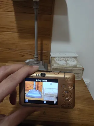 Cámara Canon IXUS 100 IS Dorada