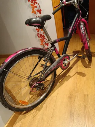 Bicicleta BTWIN 500 Negra y Rosa