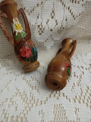 Coppia anfore legno dipinte fiori