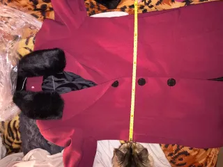 Cappotto bordeaux con eco pelliccia nera