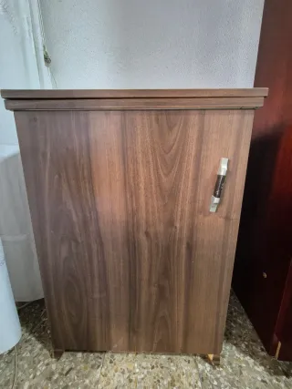Máquina de coser Singer con mueble