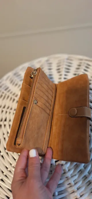 Monedero camel completo