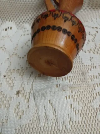Vaso in legno decorato