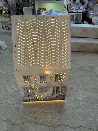 Lampada casetta Hervit carta rosa bianca