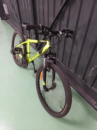 Bicicleta B-Twin 24 Niña/o