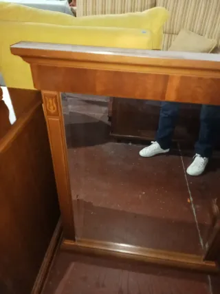 Cómoda con cajonera y espejo