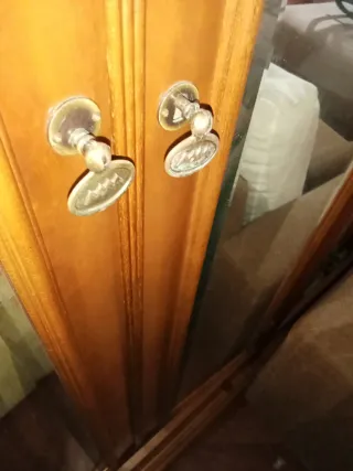 Cómoda con cajonera y espejo