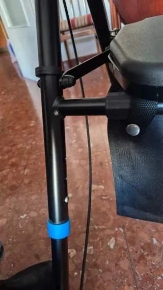 Andador para adultos con frenos y asiento