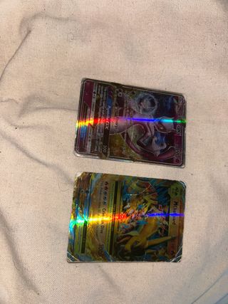 Cartas Pokémon Mewtwo GX y Charizard EX
