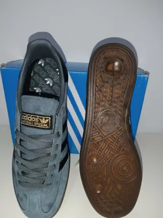 Adidas Spezials grises nuevas con etiqueta