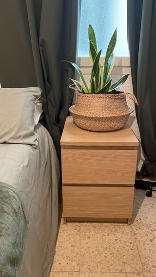 Mesilla de noche  LIMFJORDEN de madera dos cajones