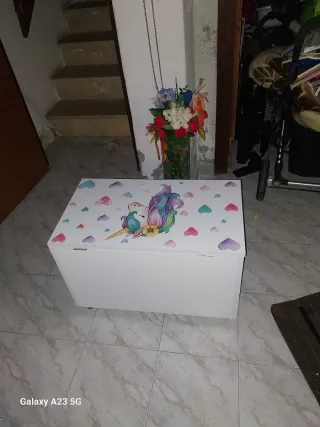Baúl infantil con unicornio