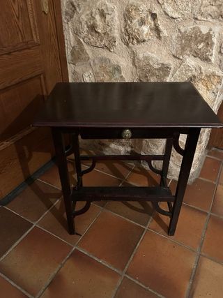 Mesa auxiliar vintage de madera