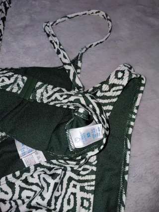 Bikini Primark Talla XS Verde y Blanco