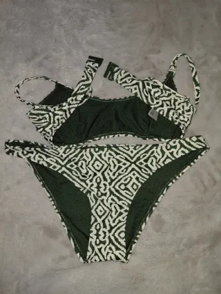 Bikini Primark Talla XS Verde y Blanco