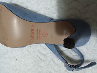 Zapatos de tacón ante azul