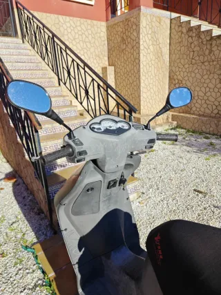 Honda Dylan 125cc Scooter