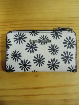 Monedero Stradivarius Flores Blanco y Negro,