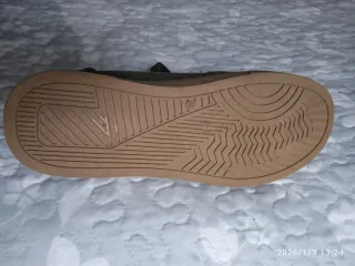 Zapatillas retro casual a estrenar N°42