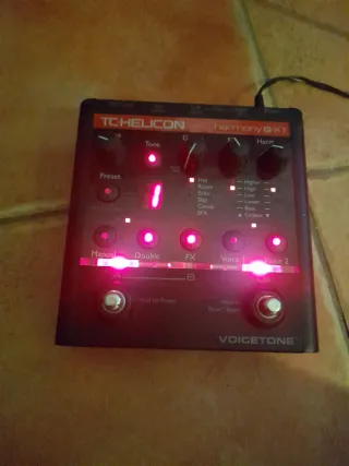 TC-Helicon Harmony GXT Pedal de Voz