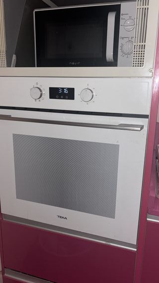 Horno vitroceramica mueble cocina blanco y rosa
