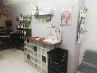 SE TRASPASA PELUQUERÍA POR JUBILACIÓN. TORRELAVEGA