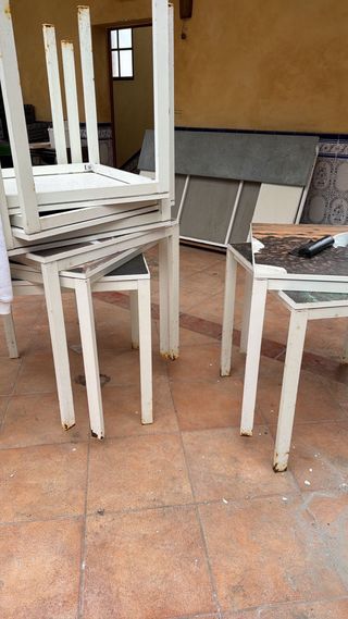 Tavolo in ferro bianco