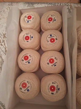 Más de 80 ovillos de hilo