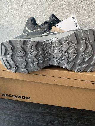 Zapatillas Salomon Gore-Tex Negras y Grises