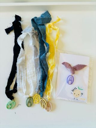 Collares de diferentes formas y pulseras