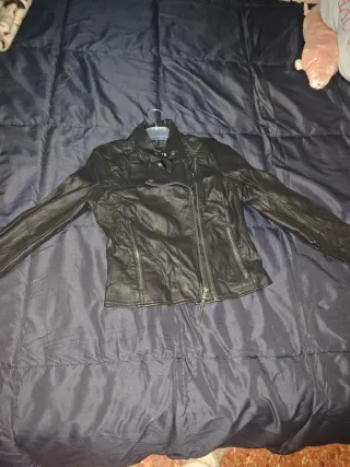 Chaqueta Polipiel Hollister Negra Talla XS