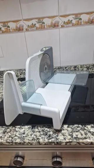 Cortadora de embutidos nueva