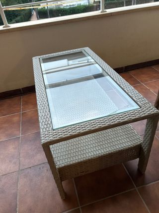 Mesa de terraza mimbre y cristal