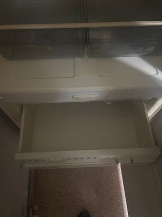 Nevera de cocina con puerta de madera