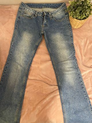 Pantalón Brandy Melville Tiro Bajo Jeans flared