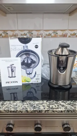 Exprimidor Eléctrico Profesional con Palanca