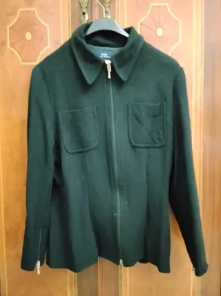 Chaqueta negra mujer cremallera bolsillos