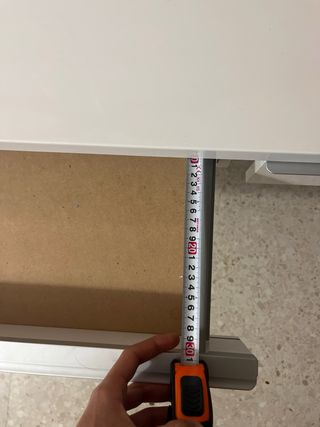 Escritorio blanco con 2 cajones