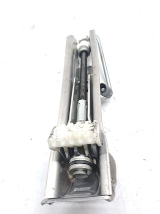 GATO MERCEDES-BENZ CLASE C (W204)