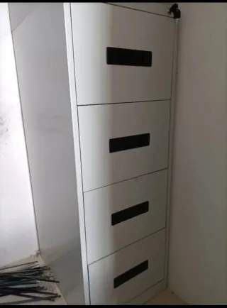 Archivador metálico CUATRO CAJONES.