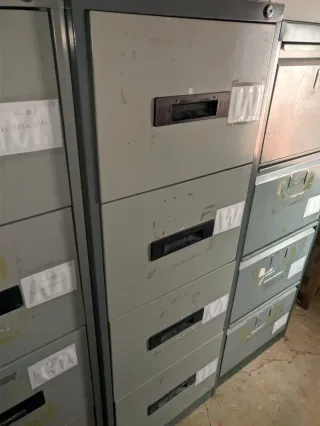 Archivador metálico CUATRO CAJONES.