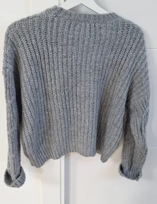 Jersey Bershka Lana Gris Talla XS