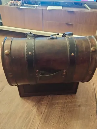 Baúl decorativo madera y cuero