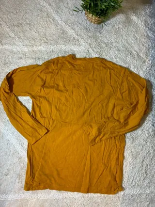 Camiseta Inside manga larga sportswear mostaza