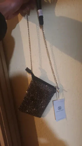 Bolso Encuentro Negro Brillante Cadena