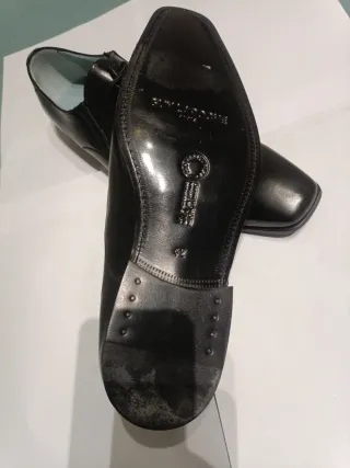 Zapatos de vestir Guy Laroche negros